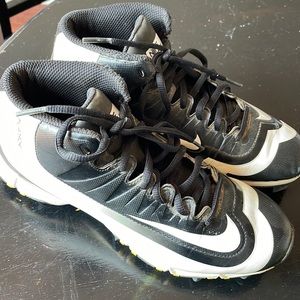 Boy’s baseball cleats